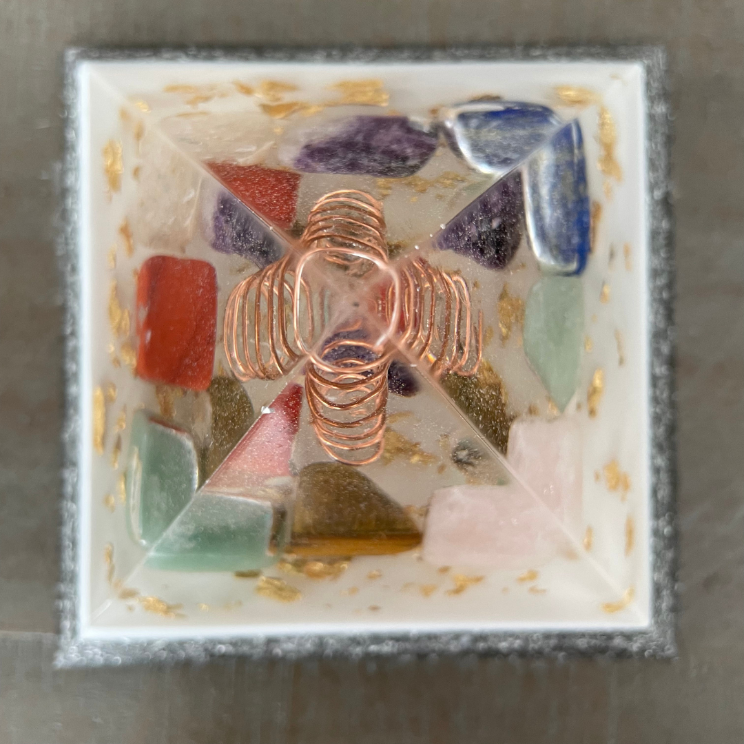 Gemstone Orgone Pyramid - 8 Chakra Stone Set and Clear Quartz