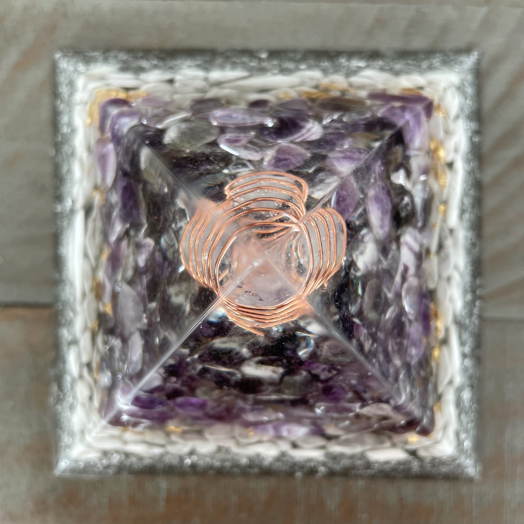 Gemstone Orgone Pyramid - Amethyst, Howlite and Clear Quartz